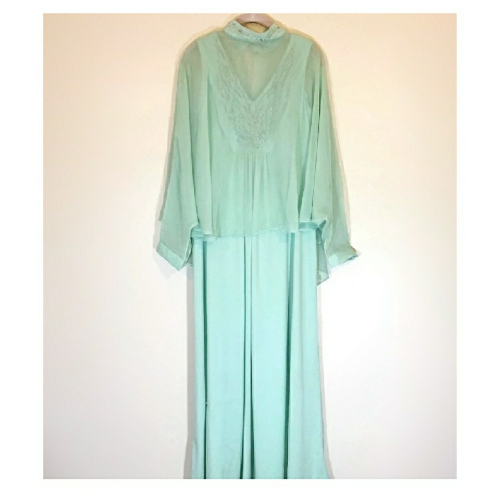 Vintage 60’s Elegant Hand Beaded Mint Gown & Cape - Picture 1 of 8